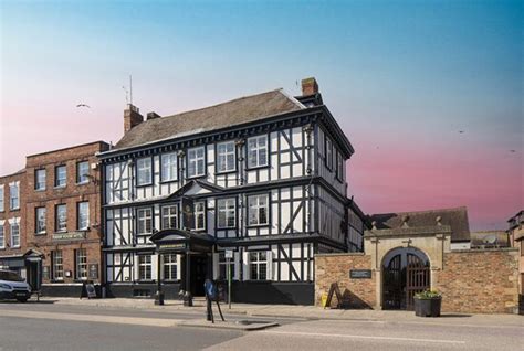 tudor lodge hotel tewkesbury.